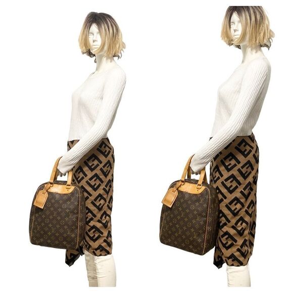 LOUIS VUITTON Monogram Excursion Handbag 👜 - Picture 2 of 15